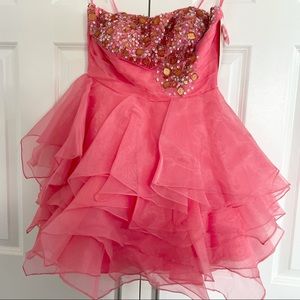 NWT Short Pink Coral Homecoming/Damas Formal Dress